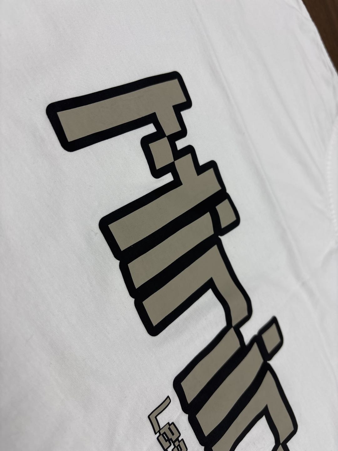 S1 Episode 2 - T-Shirt - Légendaire Paris